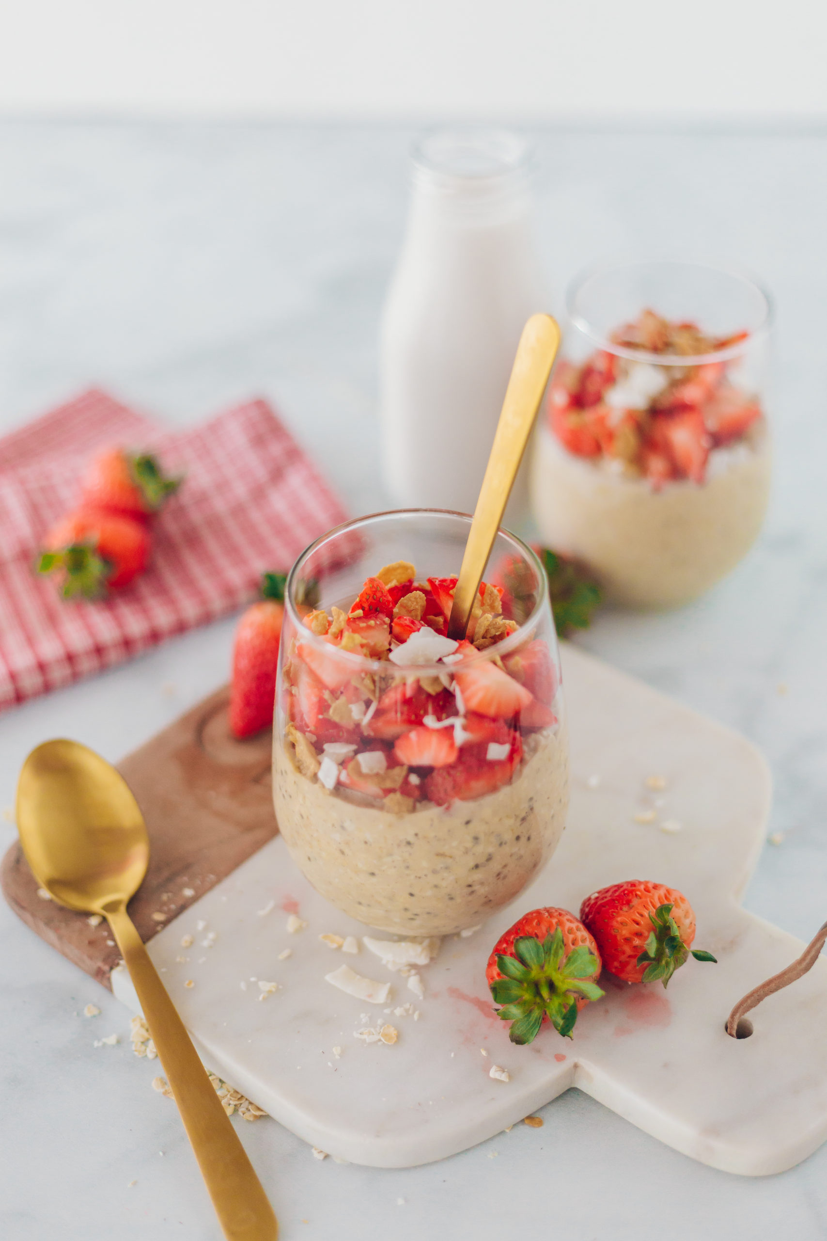 Strawberry Shortcake Overnight Oats: Breakfast on the Go | Sincerely ...