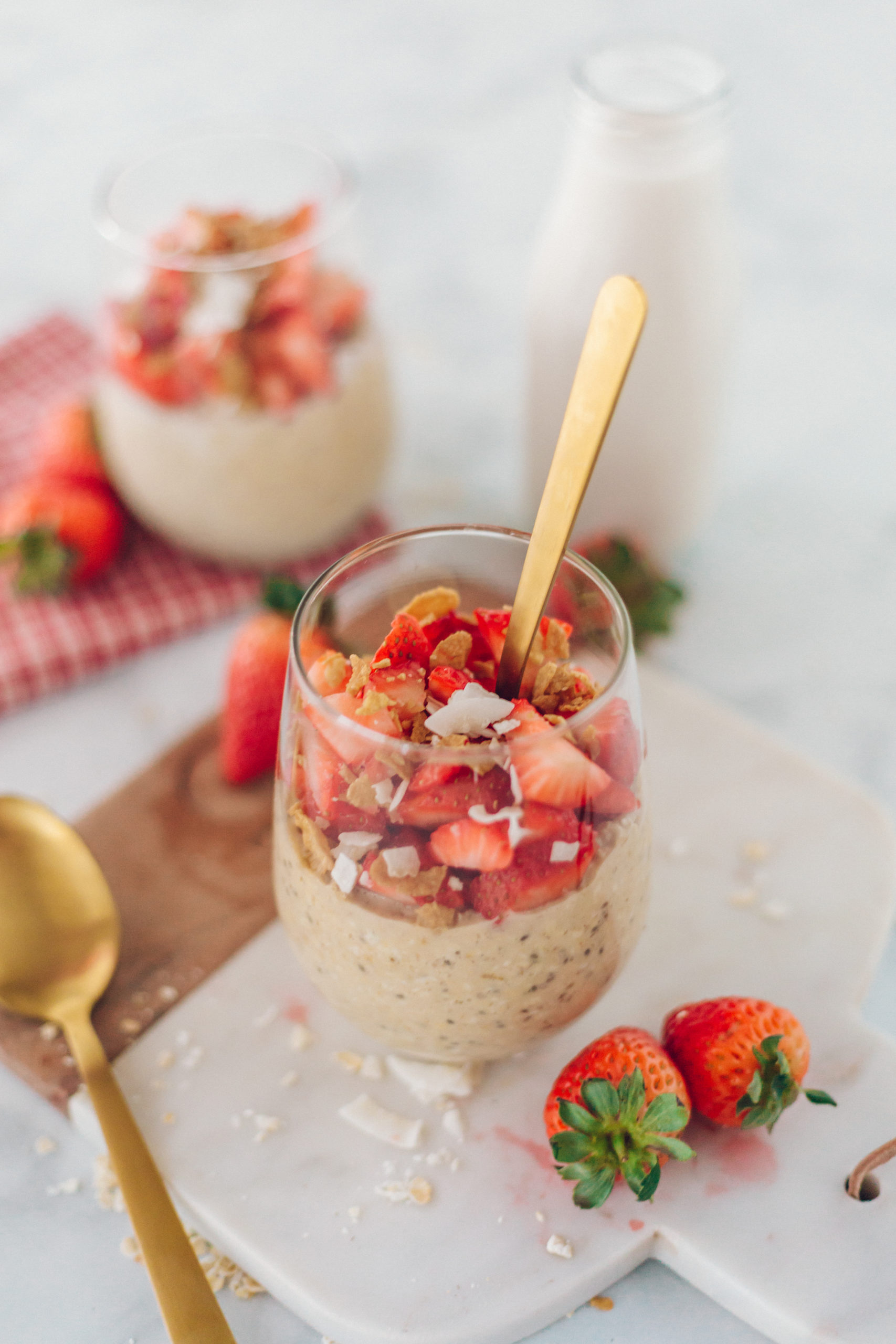 strawberry-shortcake-overnight-oatmeal-15 | Sincerely Katerina