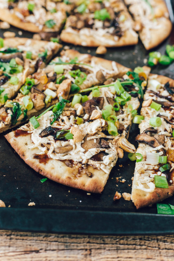 easy-mushroom-balsamic-vegan-flatbread-pizza-5