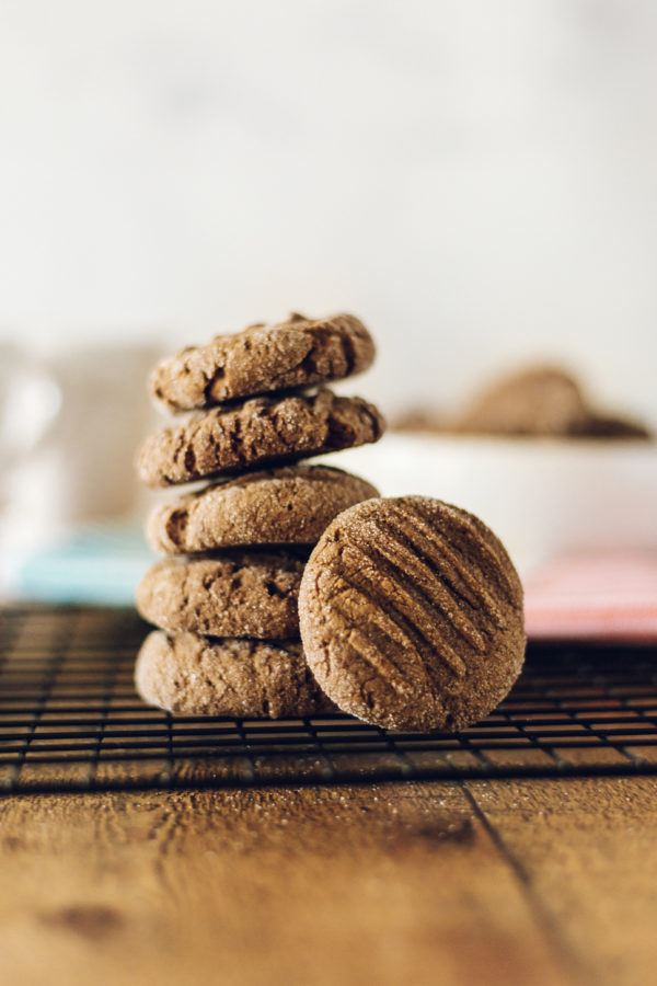 vegan-ginger-snap-cookies | Sincerely Katerina